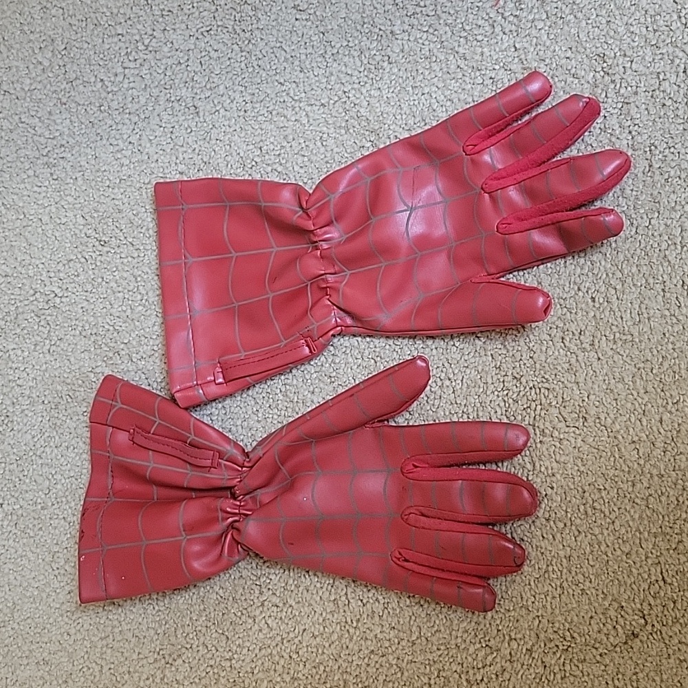 Spider-Man 2 gloves. Red w/⁹gray spiderman webbing, 10".  Kids costume